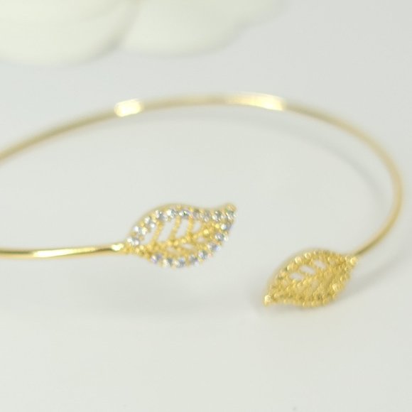 NEW Pave CZ Leaf Open Cuff Bracelet NWT - Picture 2 of 5